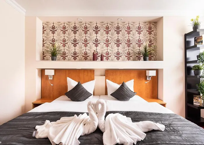 Cityhotel 3* برنبورغ