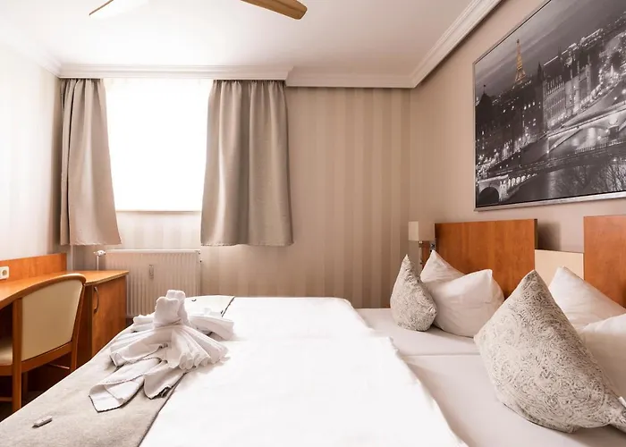 Cityhotel 3* برنبورغ